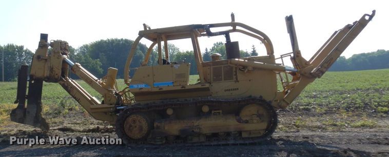 image for item DQ7330 1987 Dresser TD-20G  cable plow