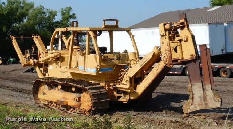 image for item DQ7330 1987 Dresser TD-20G  cable plow