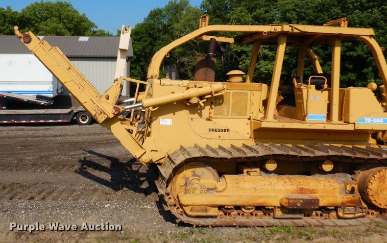 image for item DQ7330 1987 Dresser TD-20G  cable plow