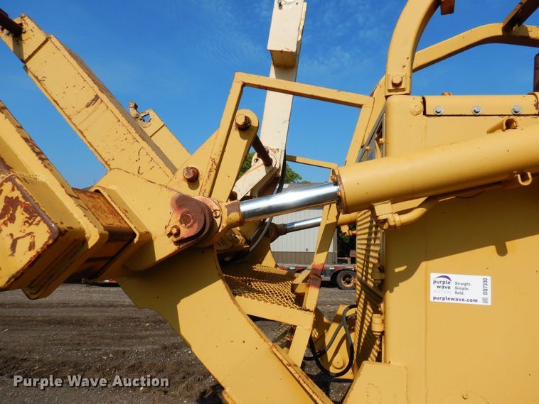 image for item DQ7330 1987 Dresser TD-20G  cable plow