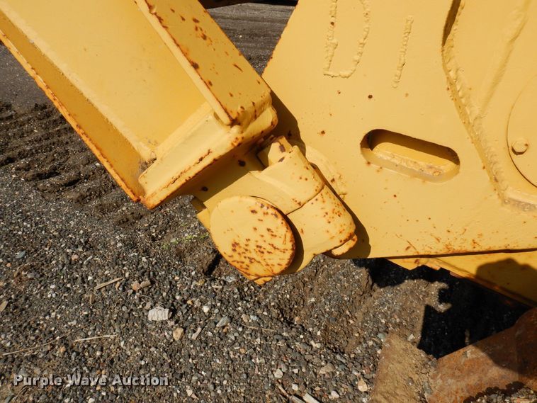 image for item DQ7330 1987 Dresser TD-20G  cable plow