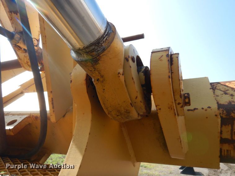 image for item DQ7330 1987 Dresser TD-20G  cable plow