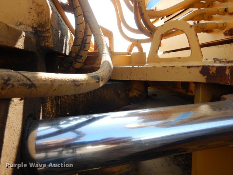 image for item DQ7330 1987 Dresser TD-20G  cable plow