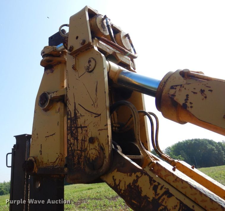 image for item DQ7330 1987 Dresser TD-20G  cable plow