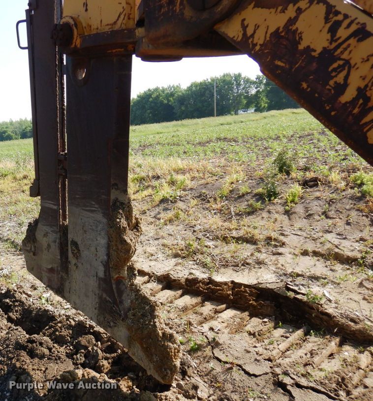 image for item DQ7330 1987 Dresser TD-20G  cable plow