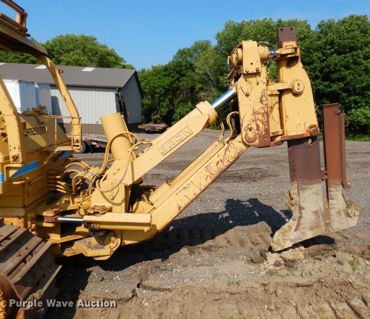 image for item DQ7330 1987 Dresser TD-20G  cable plow