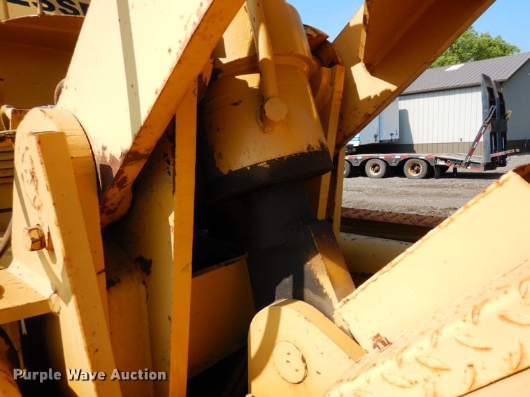 image for item DQ7330 1987 Dresser TD-20G  cable plow