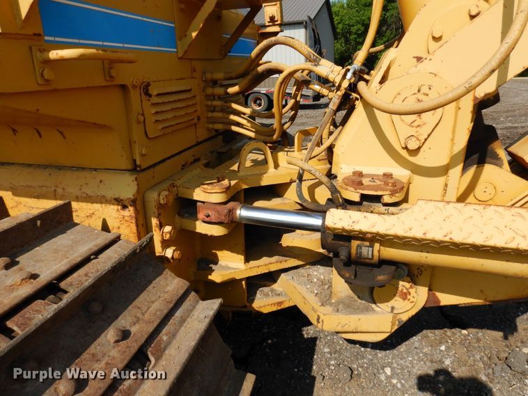 image for item DQ7330 1987 Dresser TD-20G  cable plow