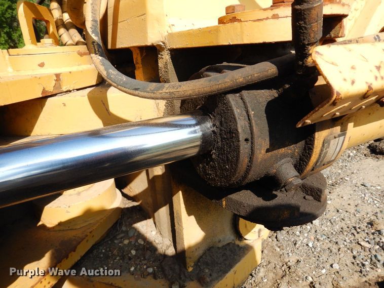 image for item DQ7330 1987 Dresser TD-20G  cable plow