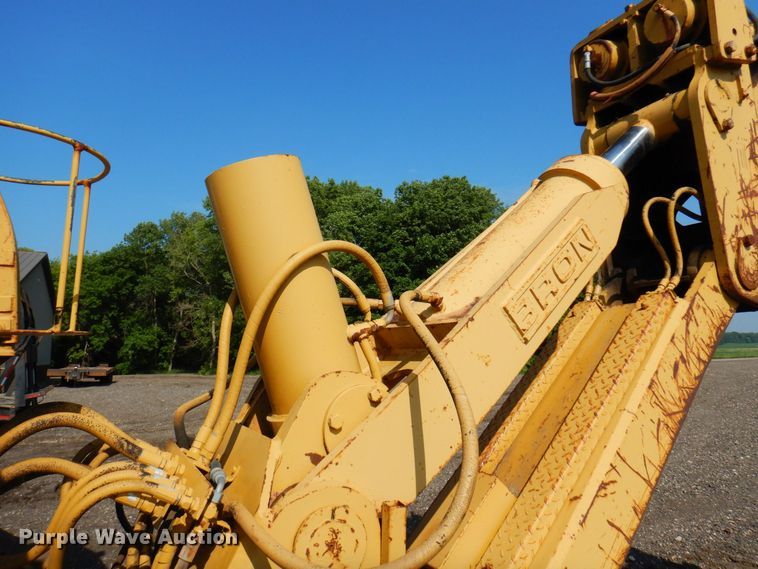 image for item DQ7330 1987 Dresser TD-20G  cable plow