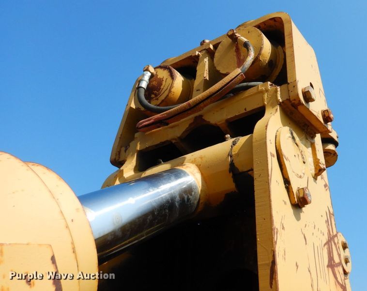 image for item DQ7330 1987 Dresser TD-20G  cable plow