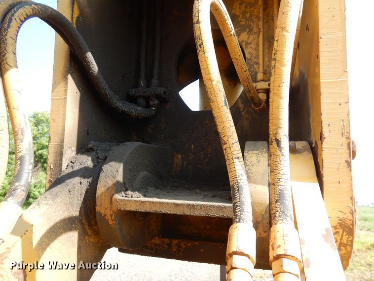 image for item DQ7330 1987 Dresser TD-20G  cable plow