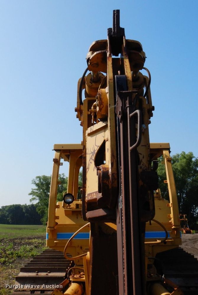 image for item DQ7330 1987 Dresser TD-20G  cable plow