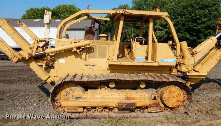 image for item DQ7330 1987 Dresser TD-20G  cable plow