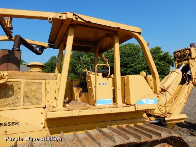 image for item DQ7330 1987 Dresser TD-20G  cable plow