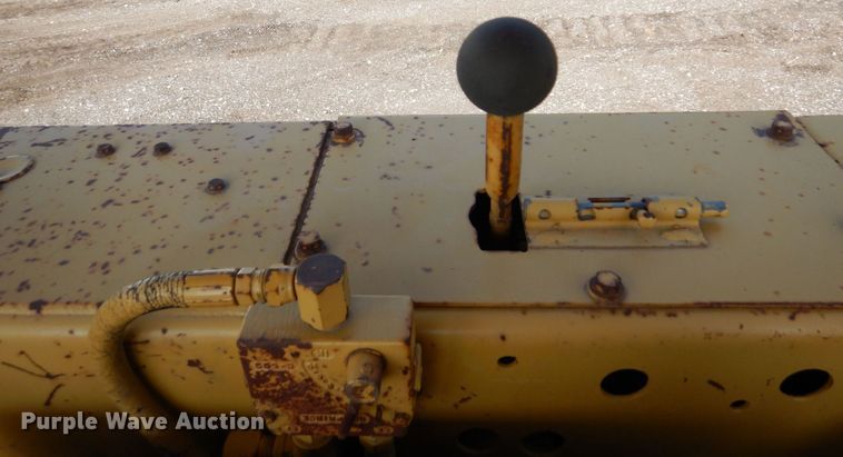 image for item DQ7330 1987 Dresser TD-20G  cable plow