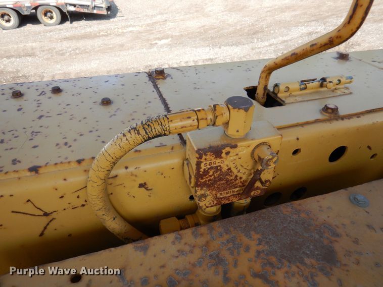 image for item DQ7330 1987 Dresser TD-20G  cable plow