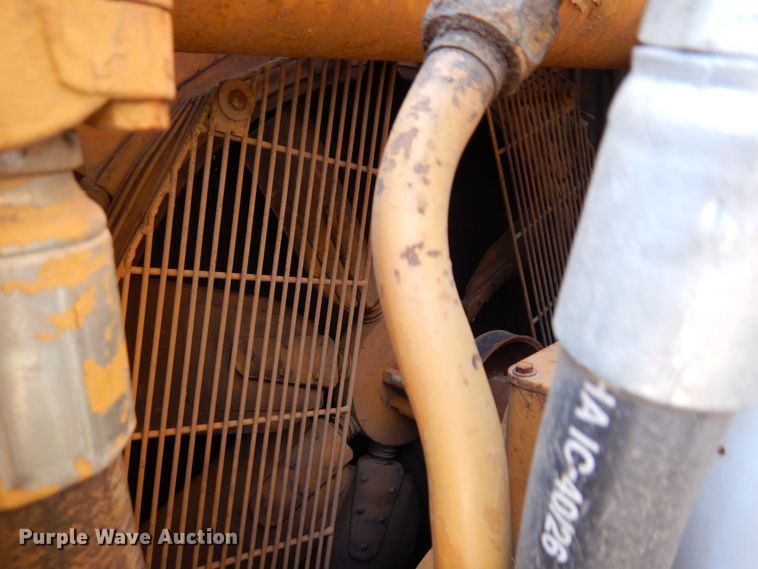 image for item DQ7330 1987 Dresser TD-20G  cable plow