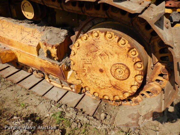 image for item DQ7330 1987 Dresser TD-20G  cable plow