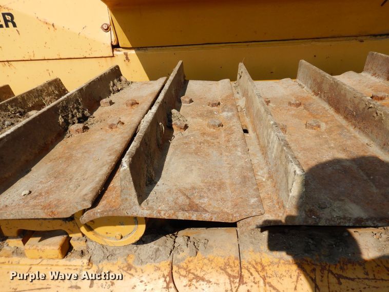 image for item DQ7330 1987 Dresser TD-20G  cable plow