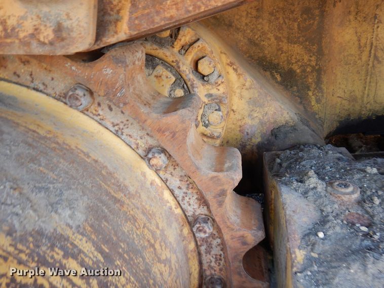 image for item DQ7330 1987 Dresser TD-20G  cable plow