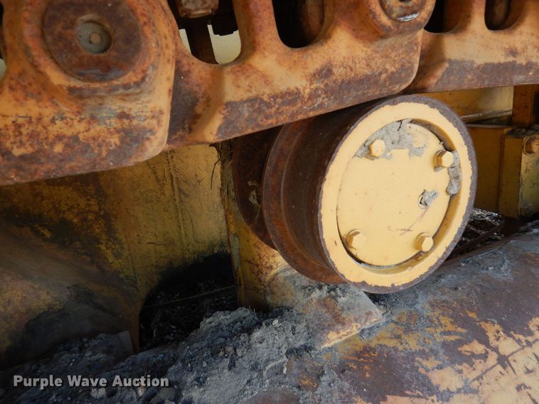 image for item DQ7330 1987 Dresser TD-20G  cable plow