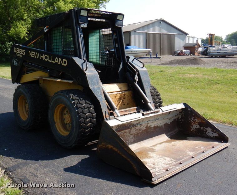 image for item DQ7331 1997 New Holland LX885 Turbo  skid steer loader