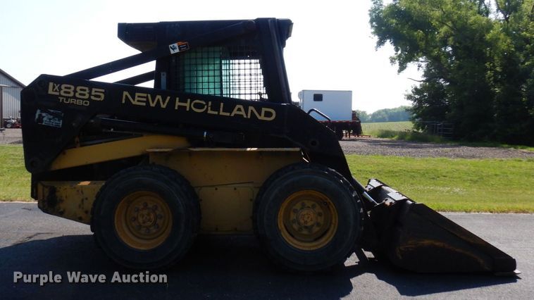 image for item DQ7331 1997 New Holland LX885 Turbo  skid steer loader