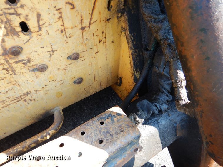 image for item DQ7331 1997 New Holland LX885 Turbo  skid steer loader