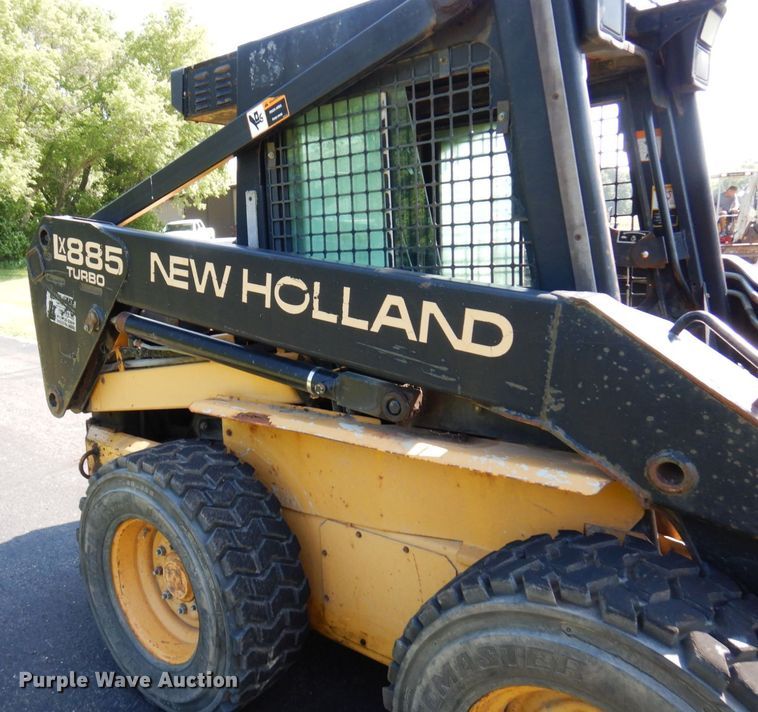 image for item DQ7331 1997 New Holland LX885 Turbo  skid steer loader