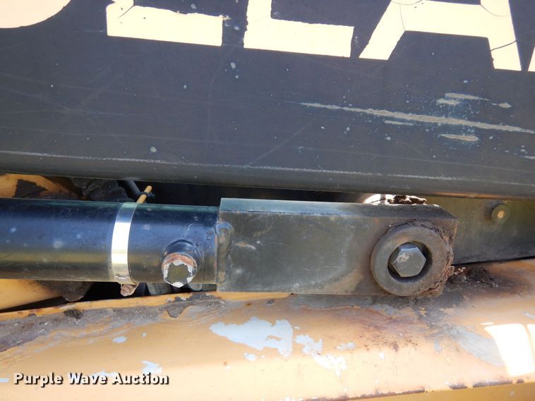 image for item DQ7331 1997 New Holland LX885 Turbo  skid steer loader