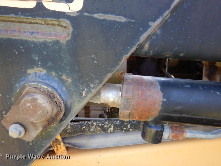 image for item DQ7331 1997 New Holland LX885 Turbo  skid steer loader