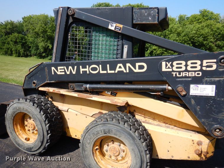 image for item DQ7331 1997 New Holland LX885 Turbo  skid steer loader