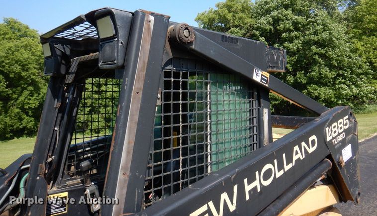 image for item DQ7331 1997 New Holland LX885 Turbo  skid steer loader