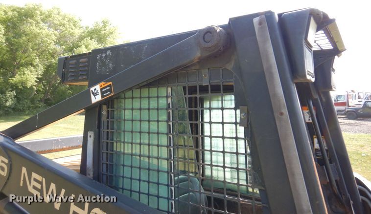 image for item DQ7331 1997 New Holland LX885 Turbo  skid steer loader