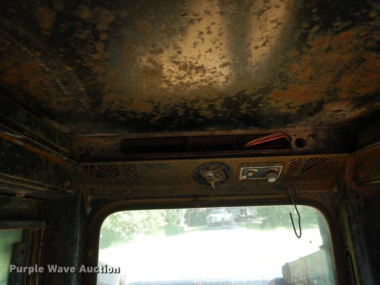 image for item DQ7331 1997 New Holland LX885 Turbo  skid steer loader