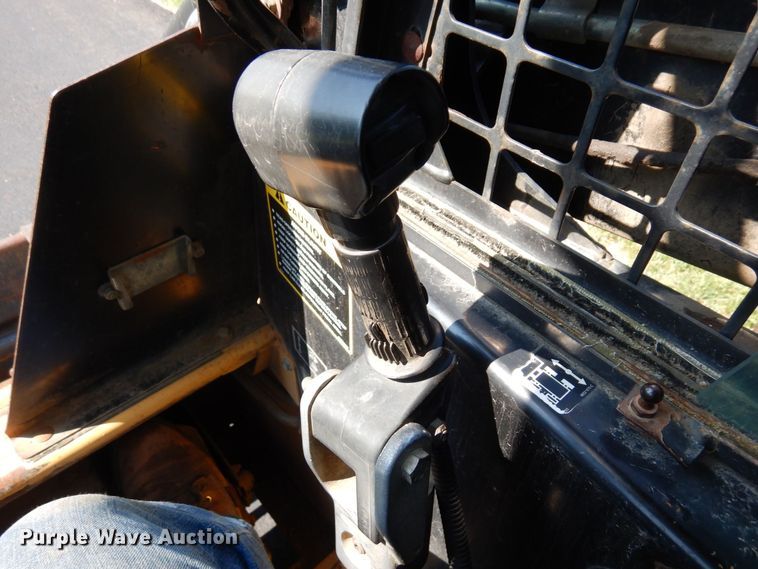 image for item DQ7331 1997 New Holland LX885 Turbo  skid steer loader