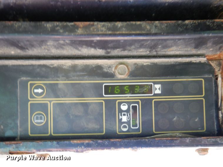 image for item DQ7331 1997 New Holland LX885 Turbo  skid steer loader