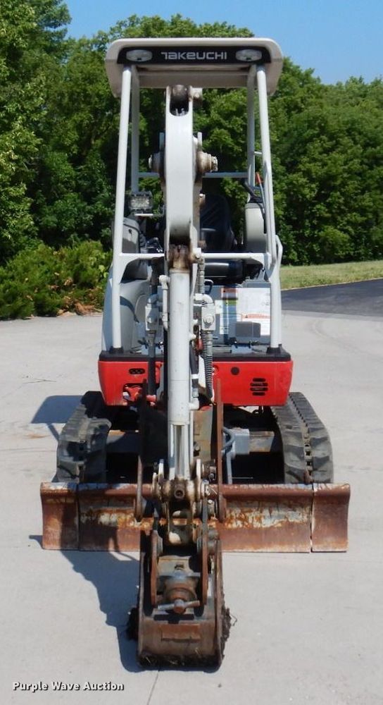 image for item DQ7332 2019 Takeuchi TB216  mini excavator