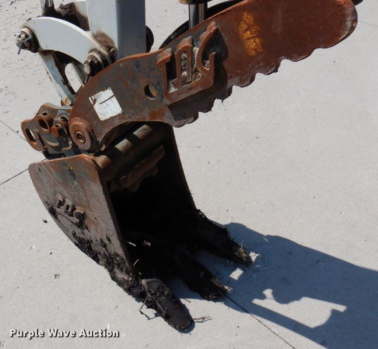 image for item DQ7332 2019 Takeuchi TB216  mini excavator