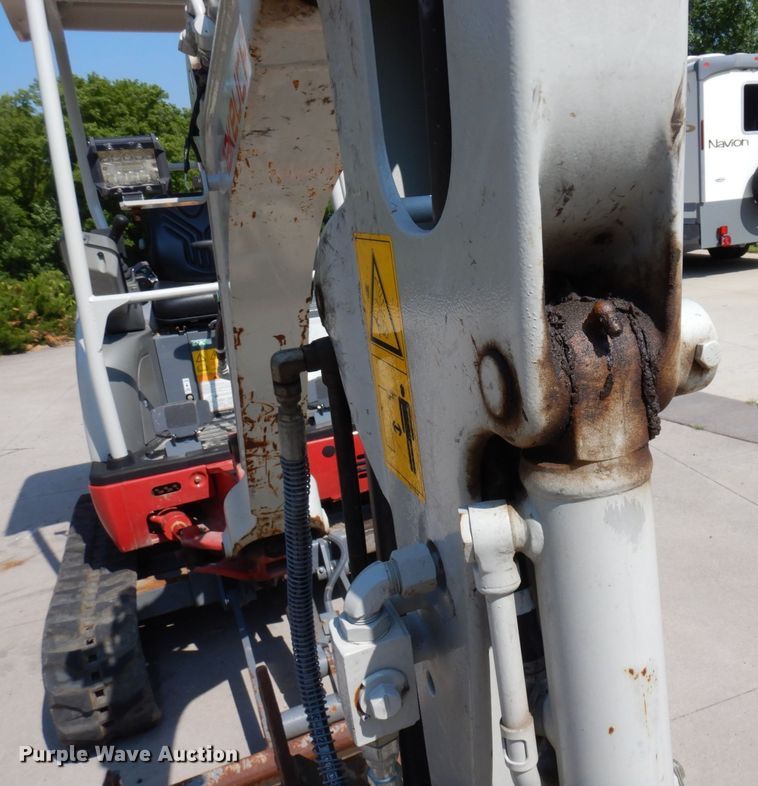 image for item DQ7332 2019 Takeuchi TB216  mini excavator