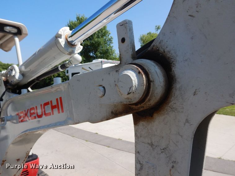image for item DQ7332 2019 Takeuchi TB216  mini excavator