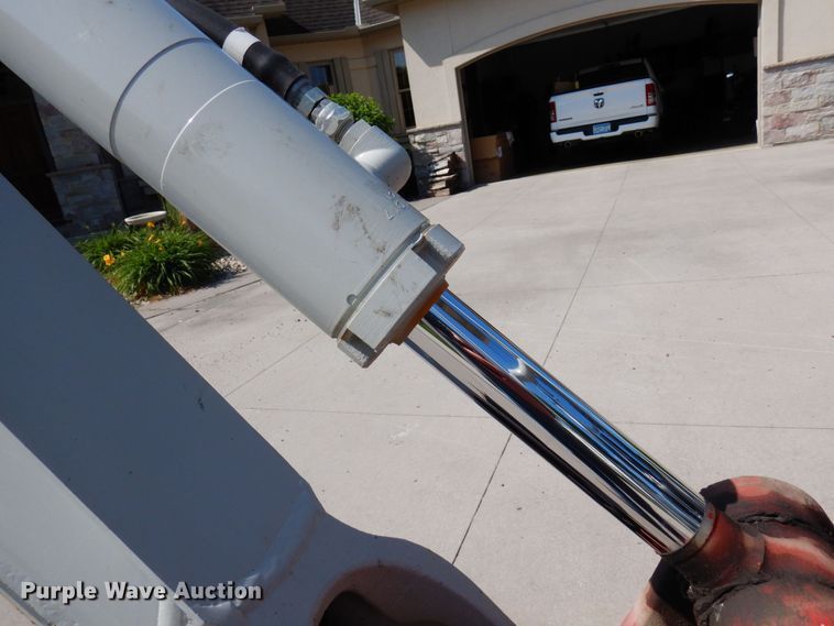 image for item DQ7332 2019 Takeuchi TB216  mini excavator