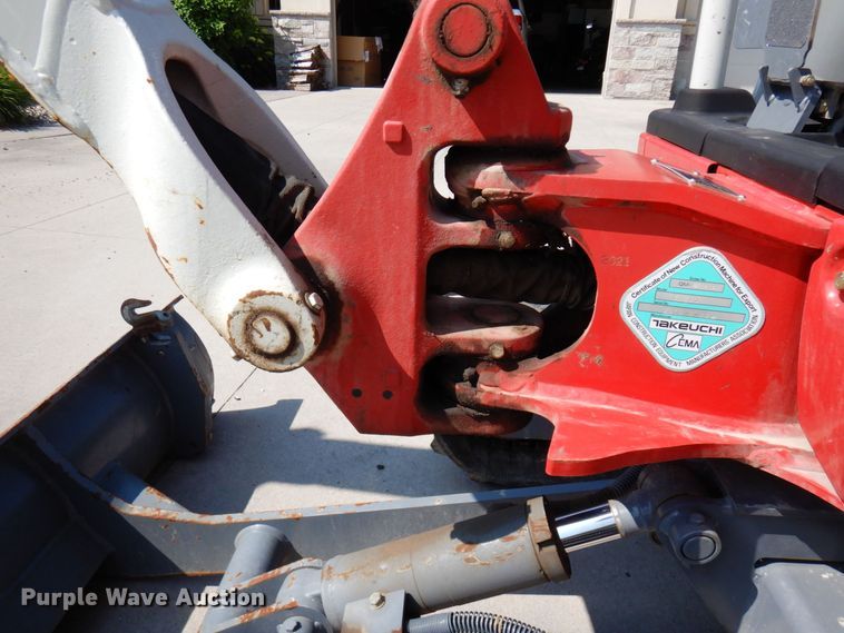 image for item DQ7332 2019 Takeuchi TB216  mini excavator
