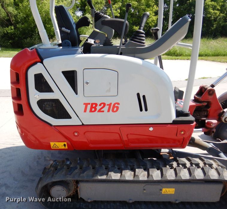 image for item DQ7332 2019 Takeuchi TB216  mini excavator