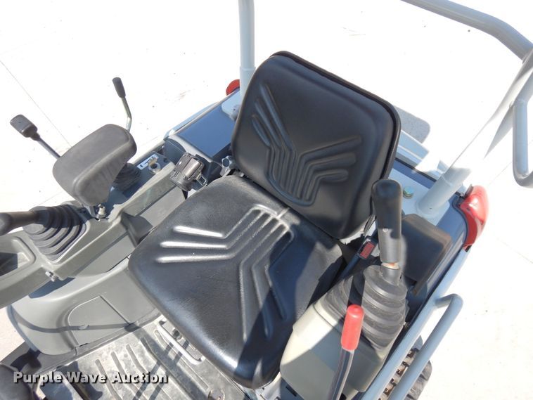 image for item DQ7332 2019 Takeuchi TB216  mini excavator