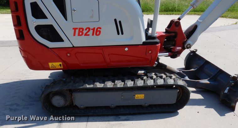 image for item DQ7332 2019 Takeuchi TB216  mini excavator