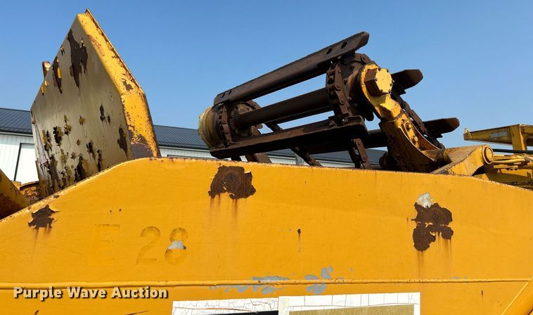 image for item DR4729 1976 Caterpillar 613  elevating scraper