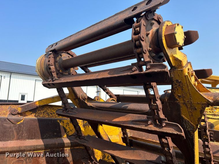 image for item DR4729 1976 Caterpillar 613  elevating scraper