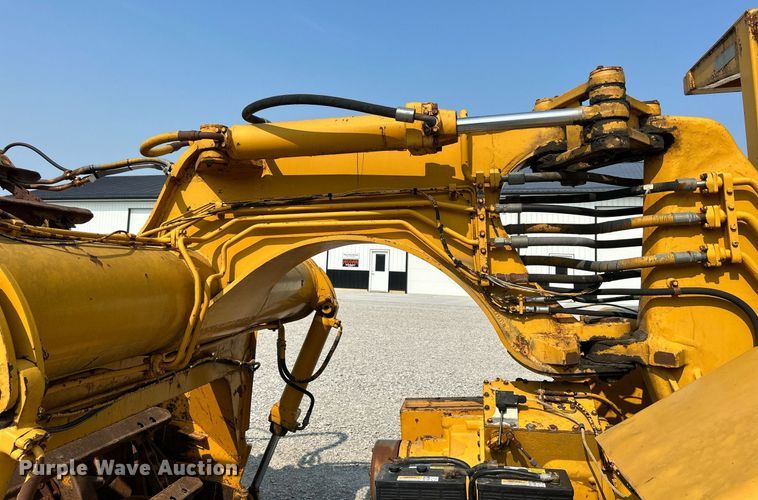 image for item DR4729 1976 Caterpillar 613  elevating scraper